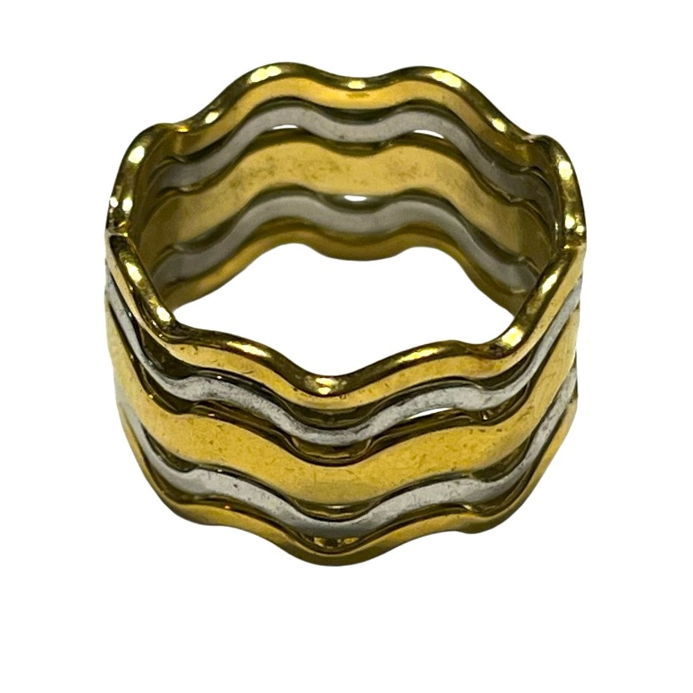 Stackable Avon Ring. 2 silver tone, 2 gold tone and 1 thicker gold tone
